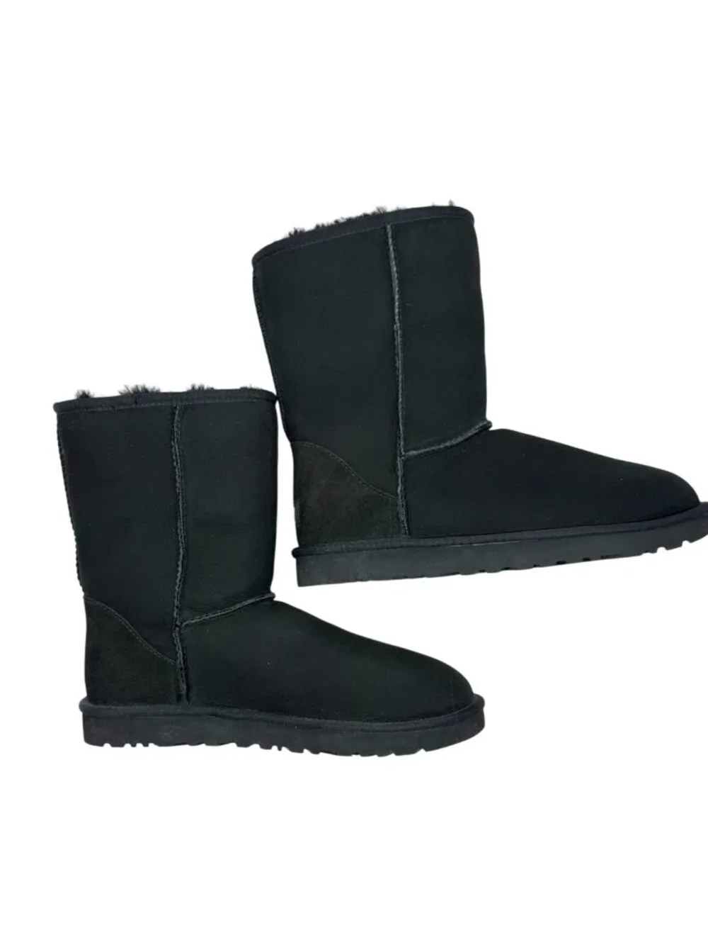 UGG Classic II boots in black NWOT - Size 8